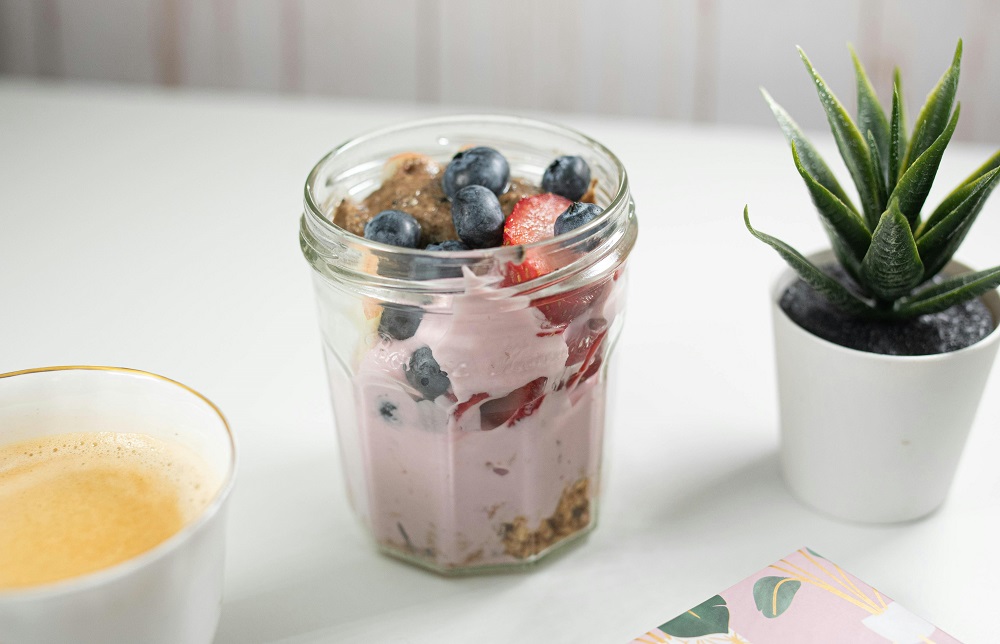 Berry frozen yoghurt