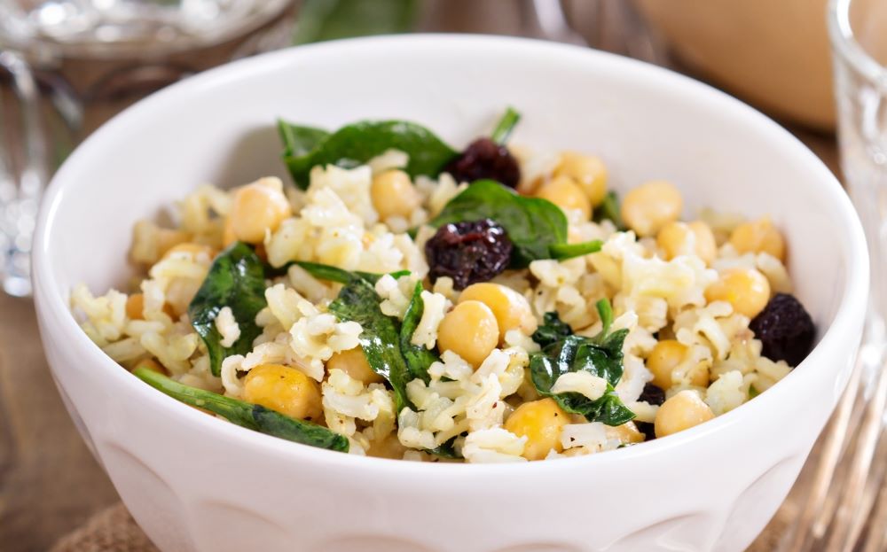 Rice salad with chickpeas.