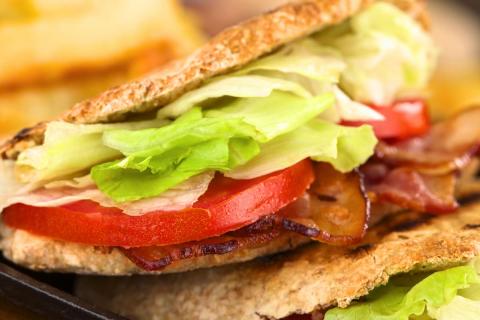 BLT pitta